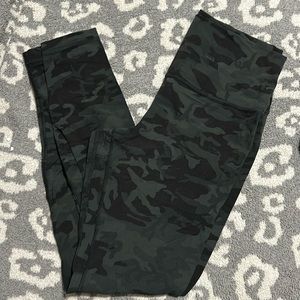 Lululemon Align- Camo Size 10
